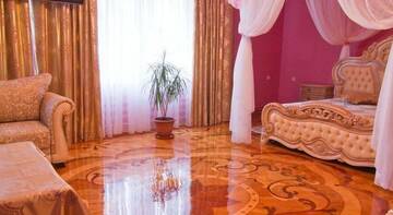 Фото номера Номер люкс свадебный Гостиница Family House г. Батайск 2